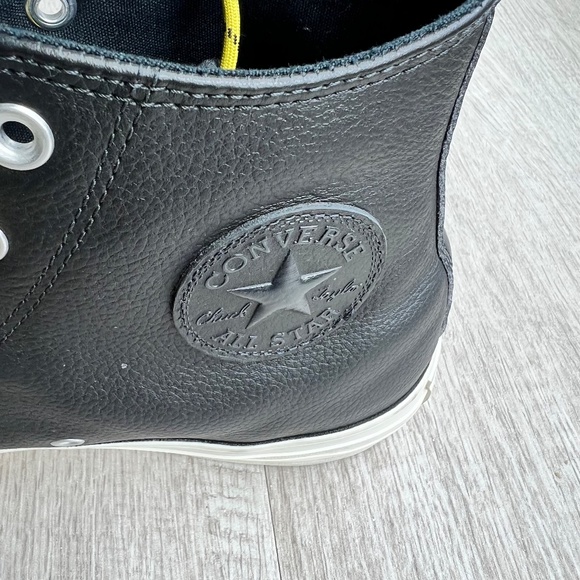 Converse, Chuck Taylor All Star HI Leather Mens Size 11, Black/Bold Citron/Egret - Picture 3 of 9